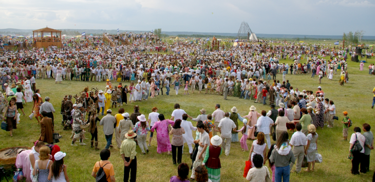 Ysyakh attendees dance the Osuokhai after the main ritual. Photo courtesy of Maksim Unarov
