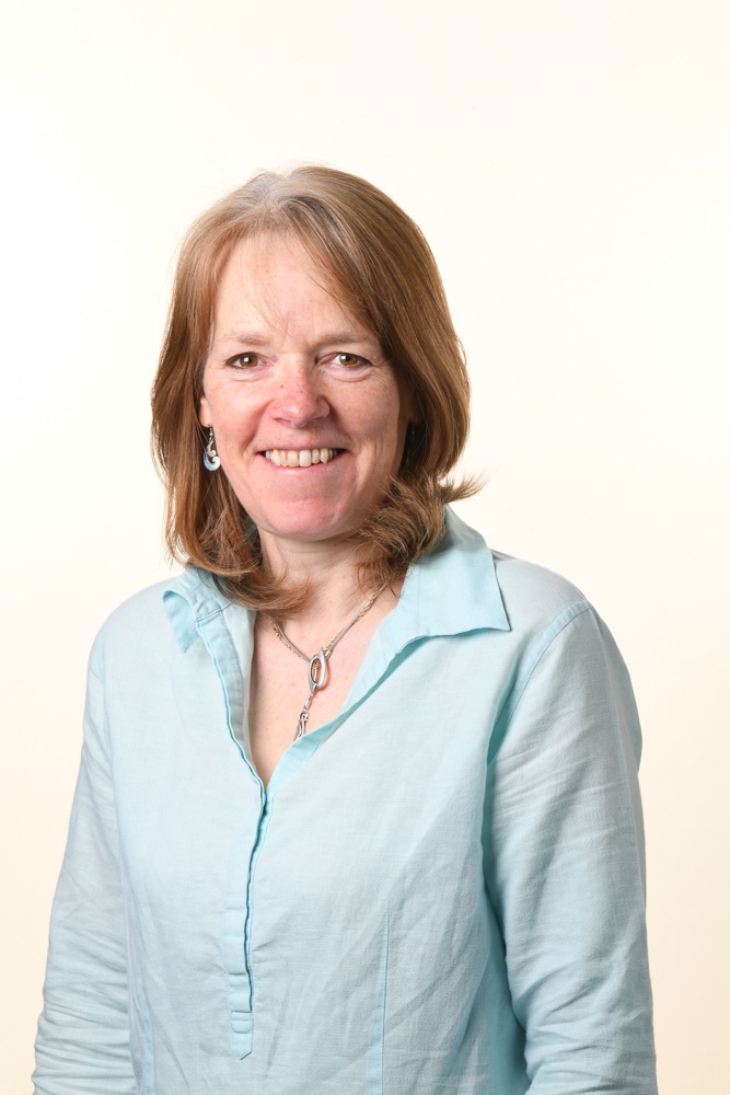 Photo of Karen Scott Senate Assessor on Court