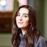 Portrait photo of Rebecca Macklin