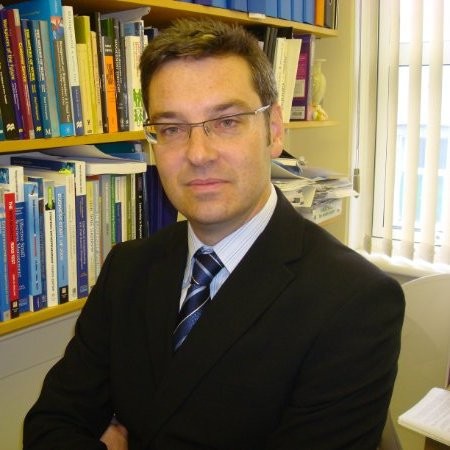Headshot of Professor Russell Williams