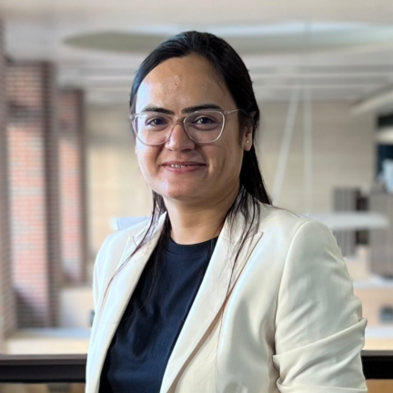 Headshot of Professor Sarabjot Kaur