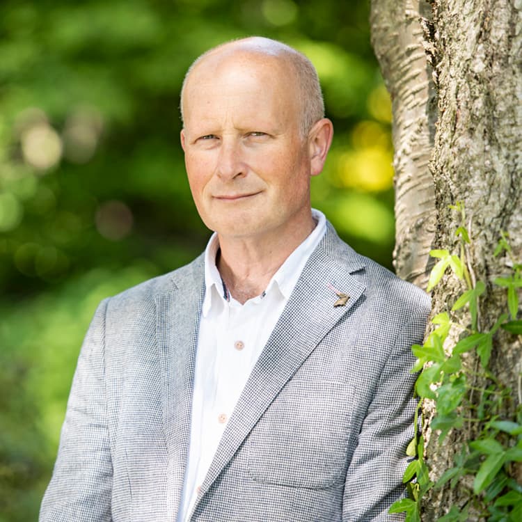 Headshot of David Burslem