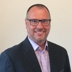 Portrait photo of dr Gordon Waiter