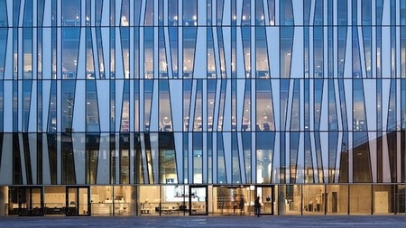Outside image of Sir Duncan Rice Library