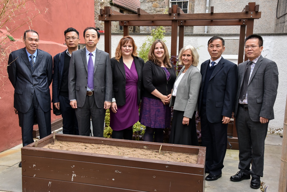 Hainan Delegation at Confucious Institute