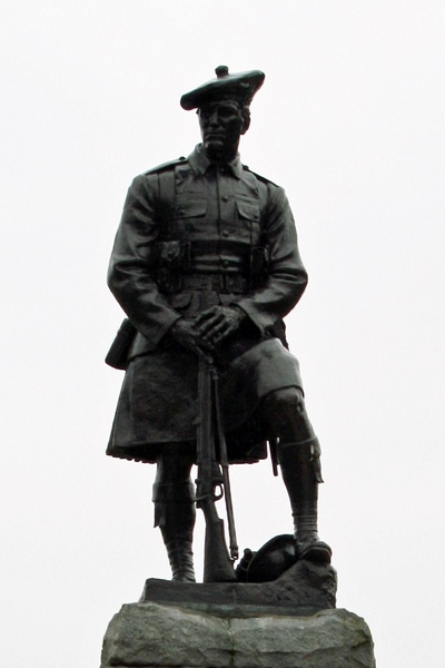 Highland soldier statue