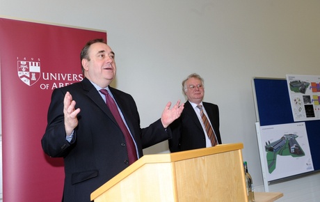 First Minister of Scotland, Alex Salmond and Professor Stephen Logan, Senior Vice-Principal for the University of Aberdeen 