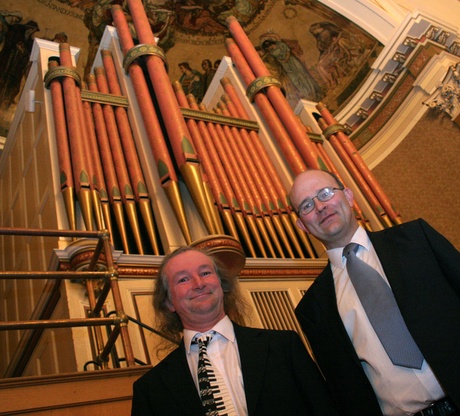 Left to right: Professor Dave Benson and Dr David Smith of the University of Aberdeen at their lecture to celebrate the 150th Anniversary of the Aberdeen Music Hall