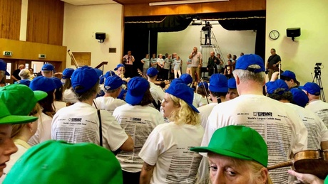 Musicians attempting to break the world record for the biggest ever ceilidh band wore coloured hats so officials could easily identify them