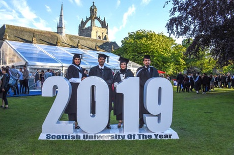 Qatar students graduate in Aberdeen
