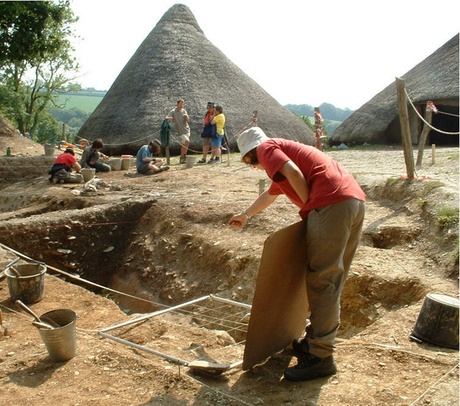 Rebuilding the Iron Age: Excavation and Experiment at Castel Henllys