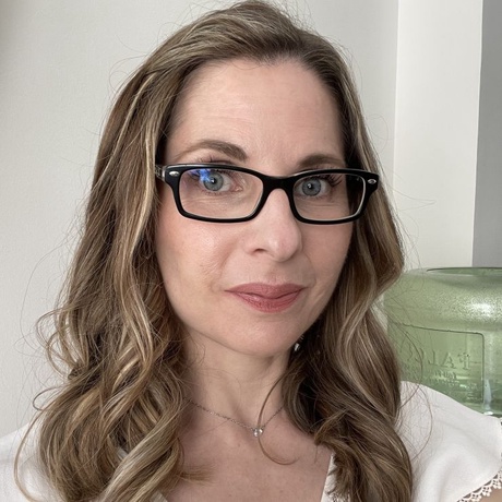 Profile photo of Claire Hunter