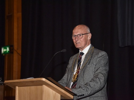 The Lord Provost at the lecturn