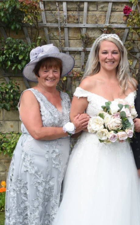 Michele Robb with mum Lizzie on her wedding day