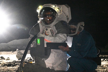 ESA astronaut Matthias Maurer operating the PHOENIX BB2 spectrometer at the ESA-DLR LUNA Analog Facility. Credit: A. Porcelli & R. Incerti, LAMB Team (ESA-EAC