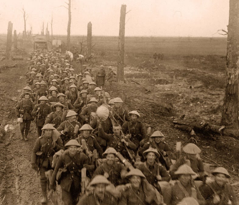 Men from the Sherwood Forresters advancing in 1917