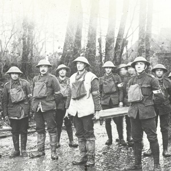 Stretcher bearers from the Sherwood Forresters during WW1