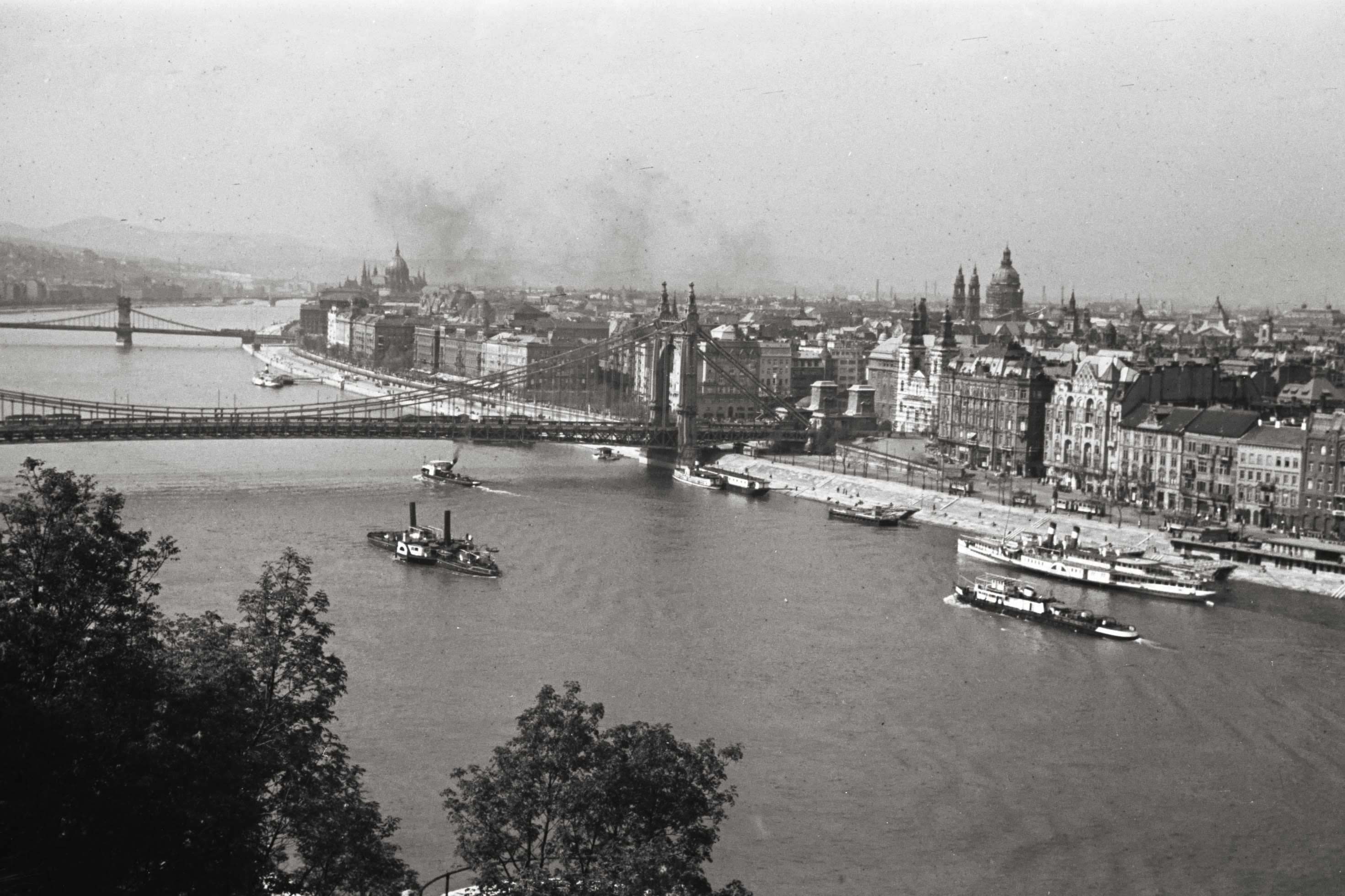 A view of Budapest in 1939. Image source: Chuckyeager tumblr