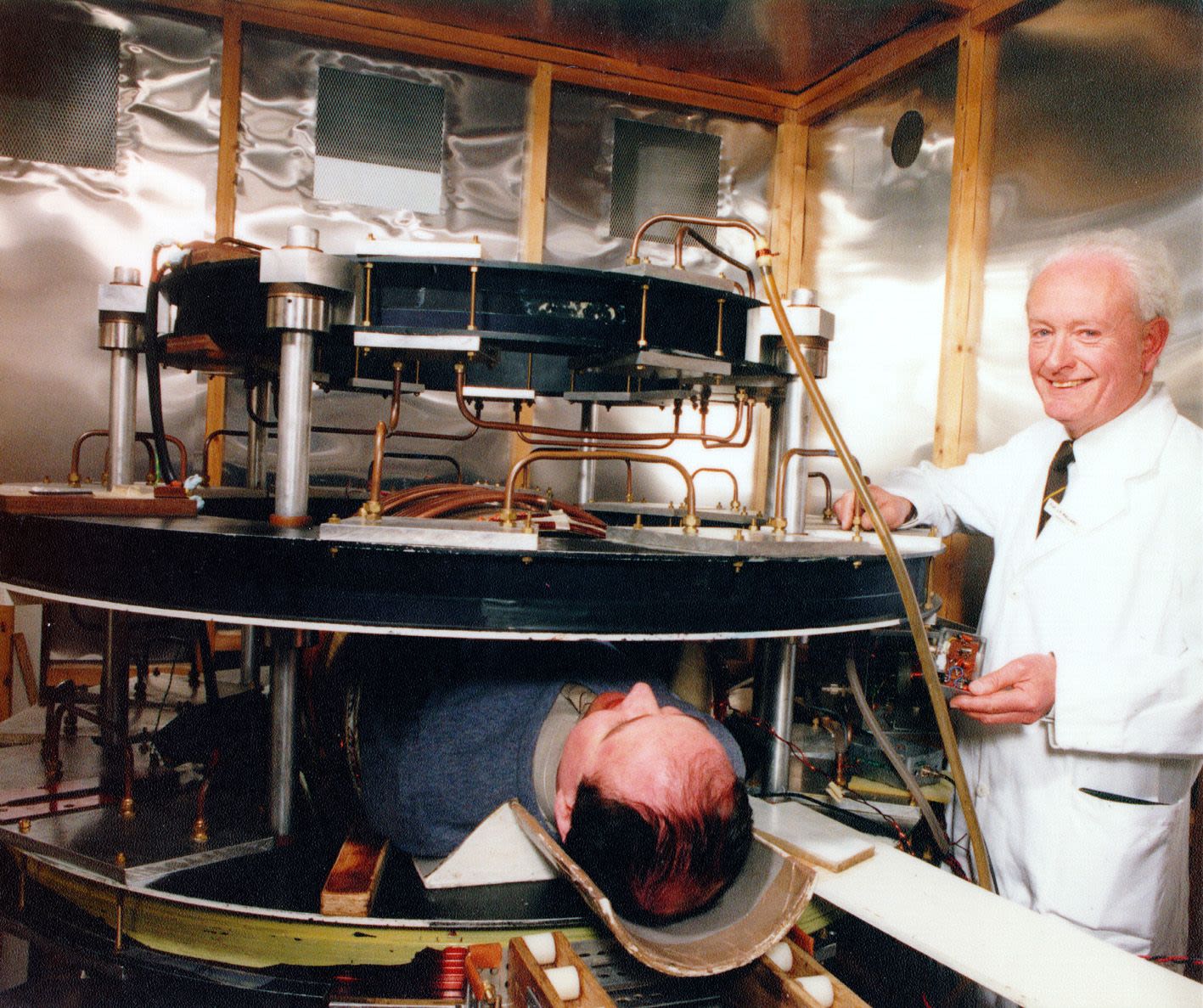 Professor John Mallard with the Mark 1 scanner