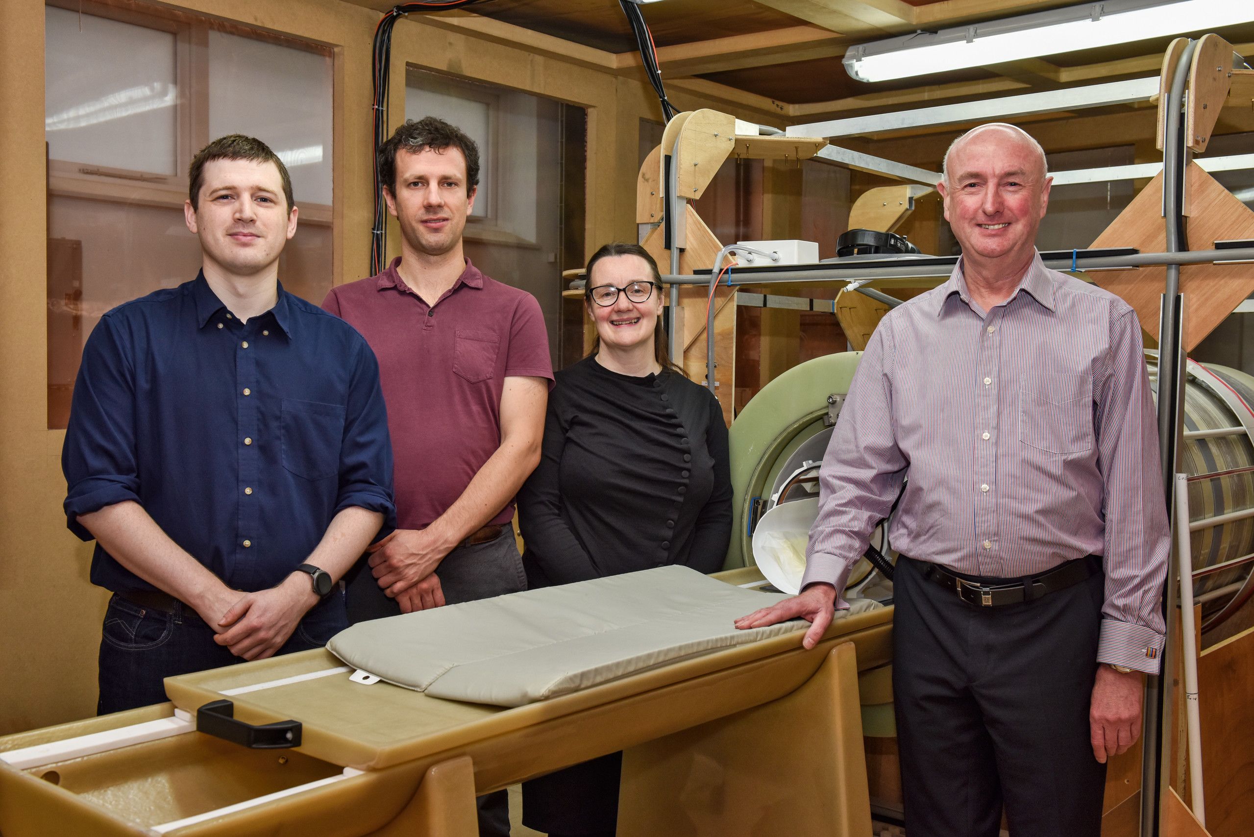 Prof. Lurie and colleagues at the Fast field-cycling MRI facility.